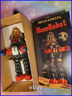 Tin toy MOON ROBOT limited edition Japan's space age classic! (294/400) mint/box